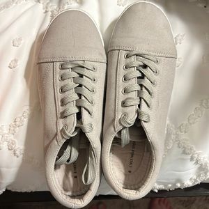 Gray casual sneakers